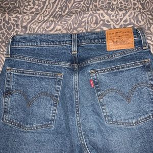 Levi’s wedgie fit jeans